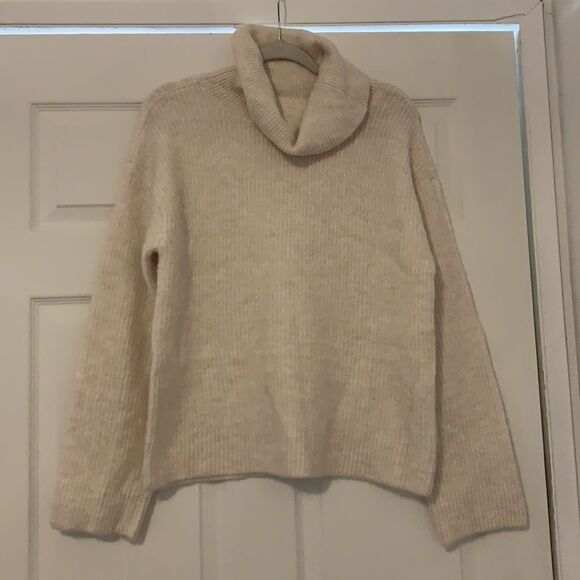 BB Dakota Turtleneck Ribbed sweater NWT Small - Picture 1 of 6
